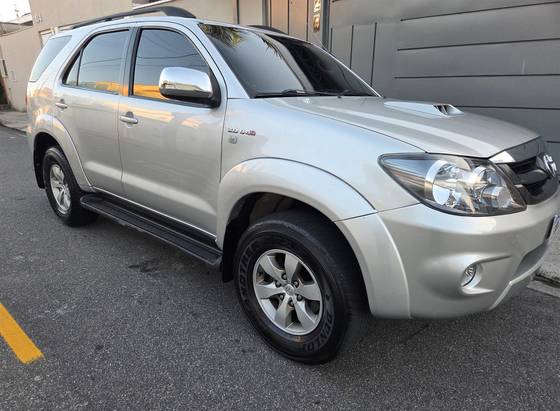TOYOTA HILUX SW4 3.0 SRV 4X4 16V TURBO INTERCOOLER DIESEL 4P AUTOMÁTICO